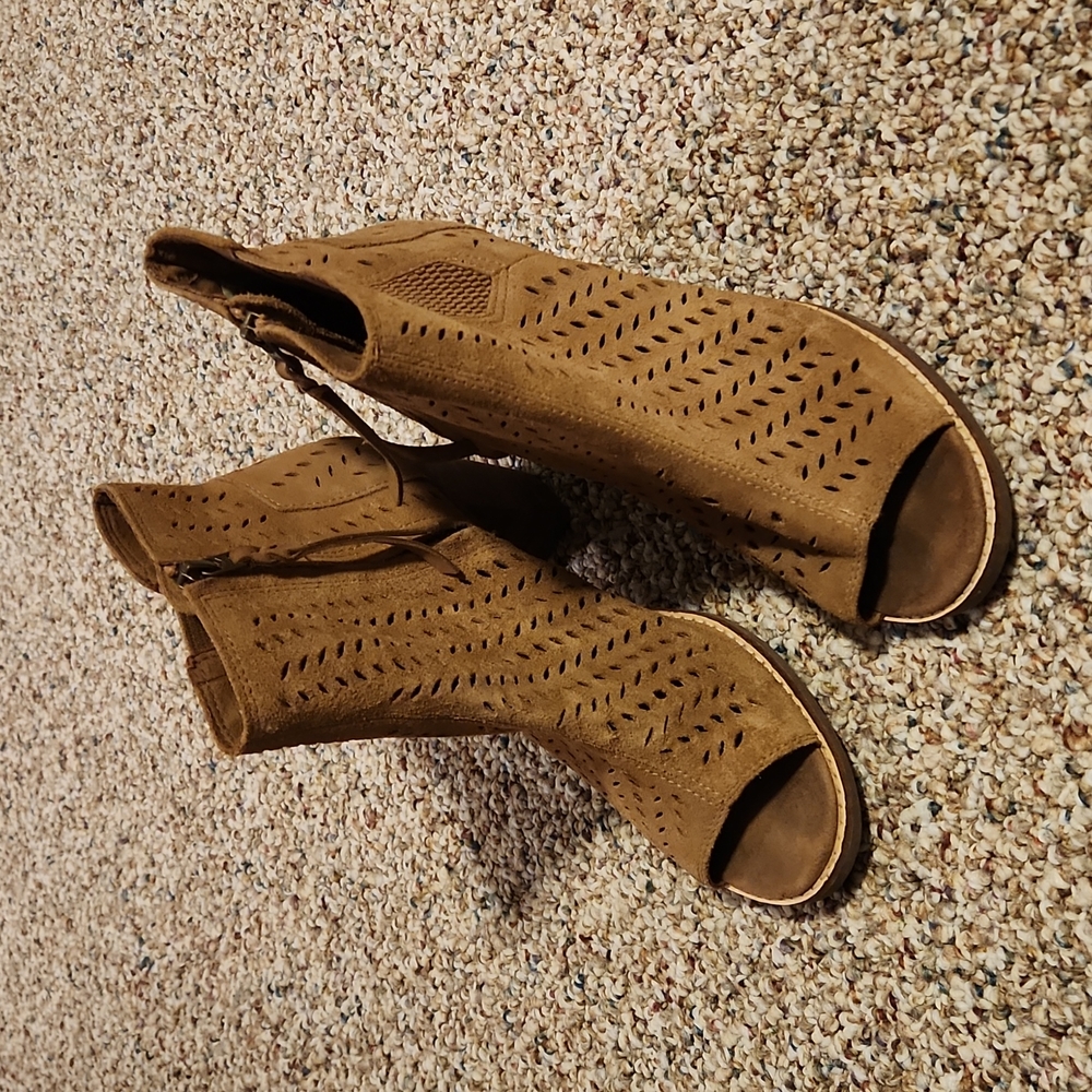 Tom's open toe brown boots size 8 1/2W